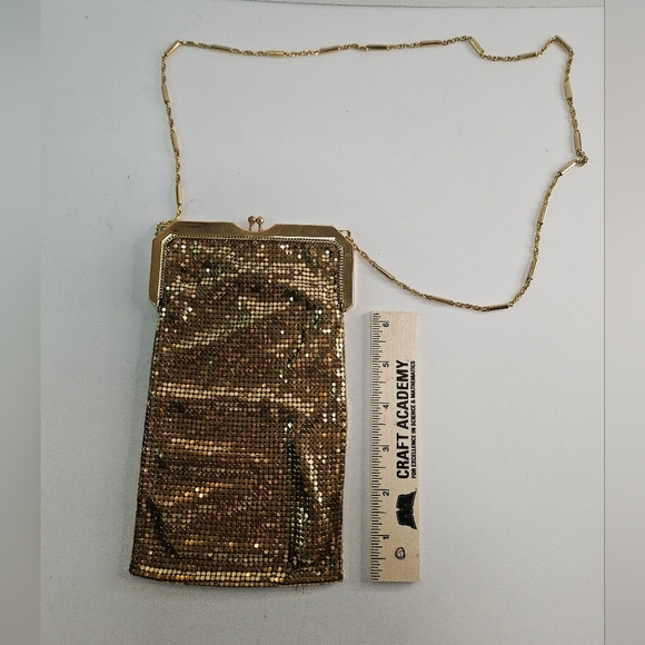 Vintage Mesh Whitings and Davis Gold Bag. - Picture 5 of 7